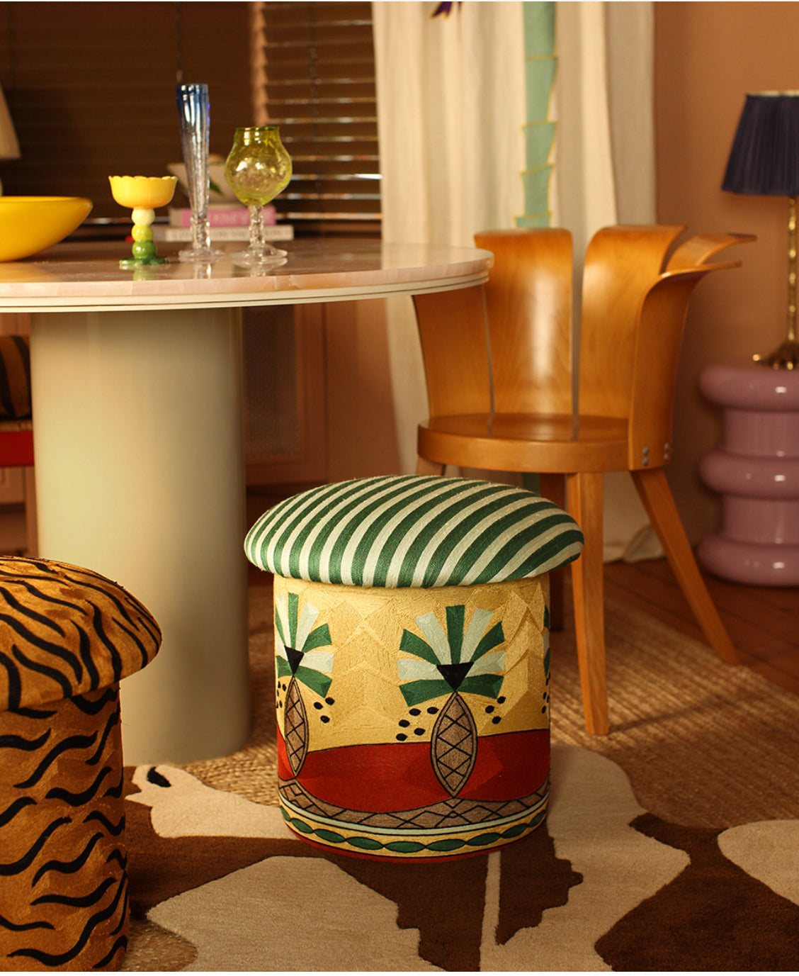 Brodeerattu palmupalli